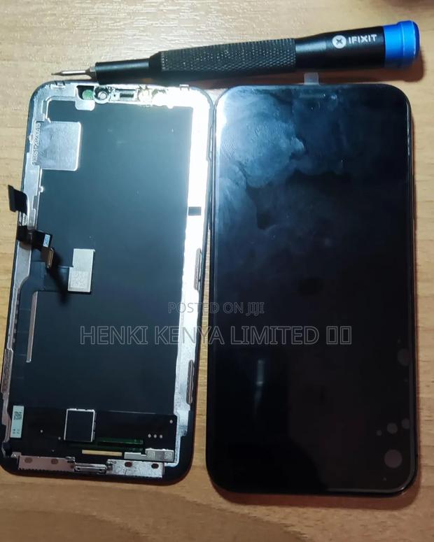 iPhone X Screen Replacement With True Tunes - thumbnail 2