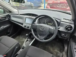 Toyota Corolla Fielder 2018 Silver