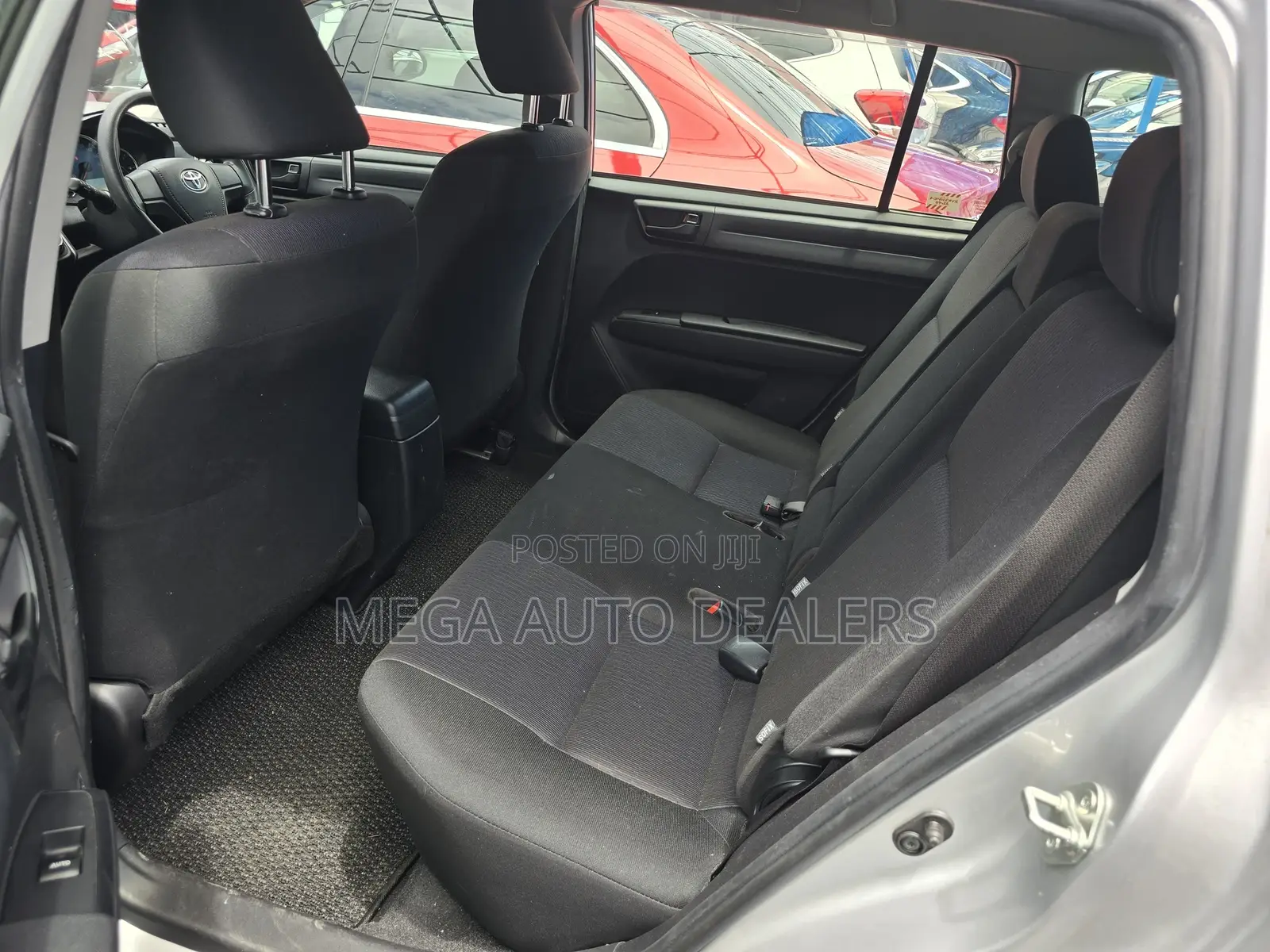Toyota Corolla Fielder 2018 Silver