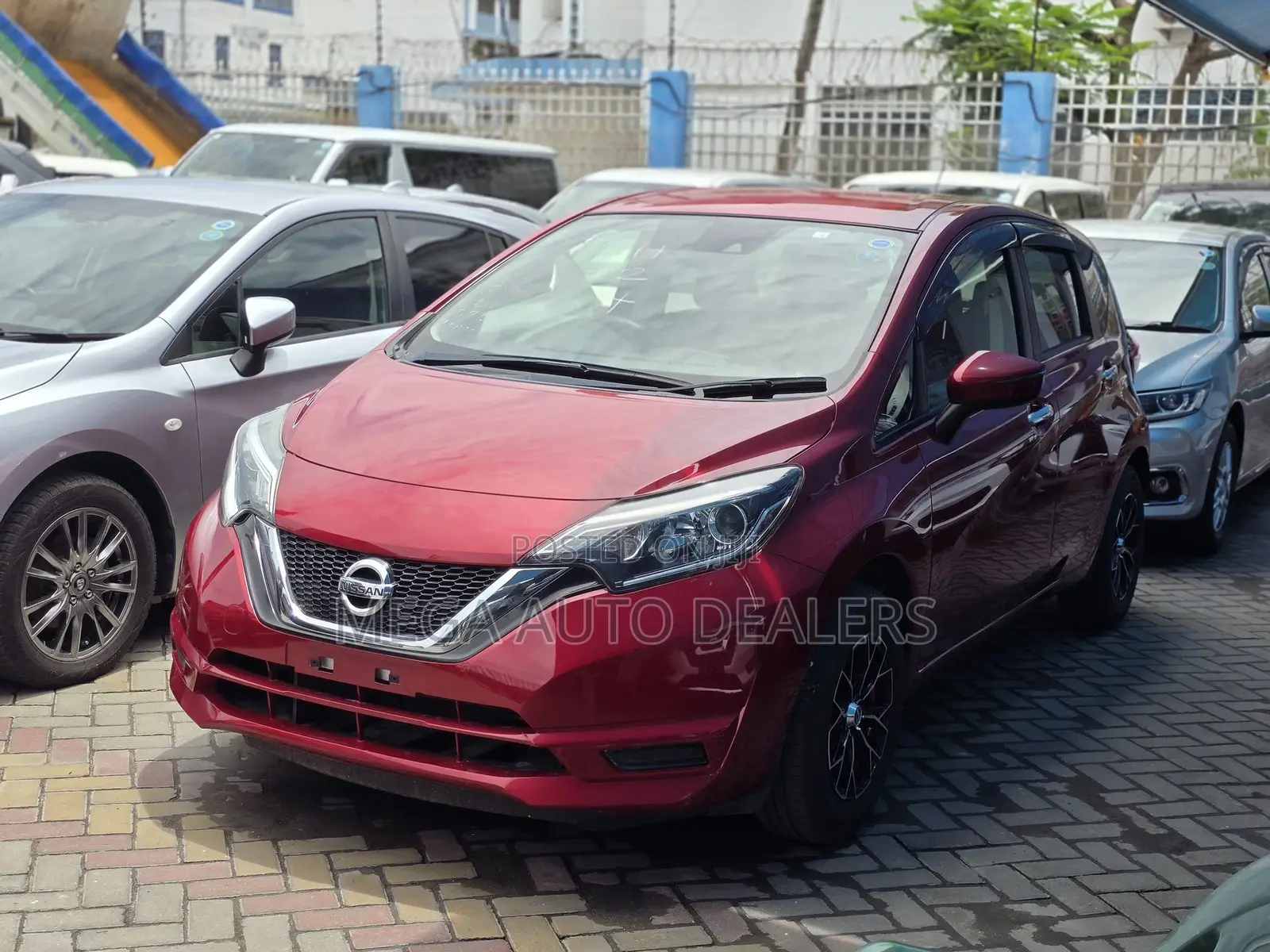 Nissan Note 2018 Red