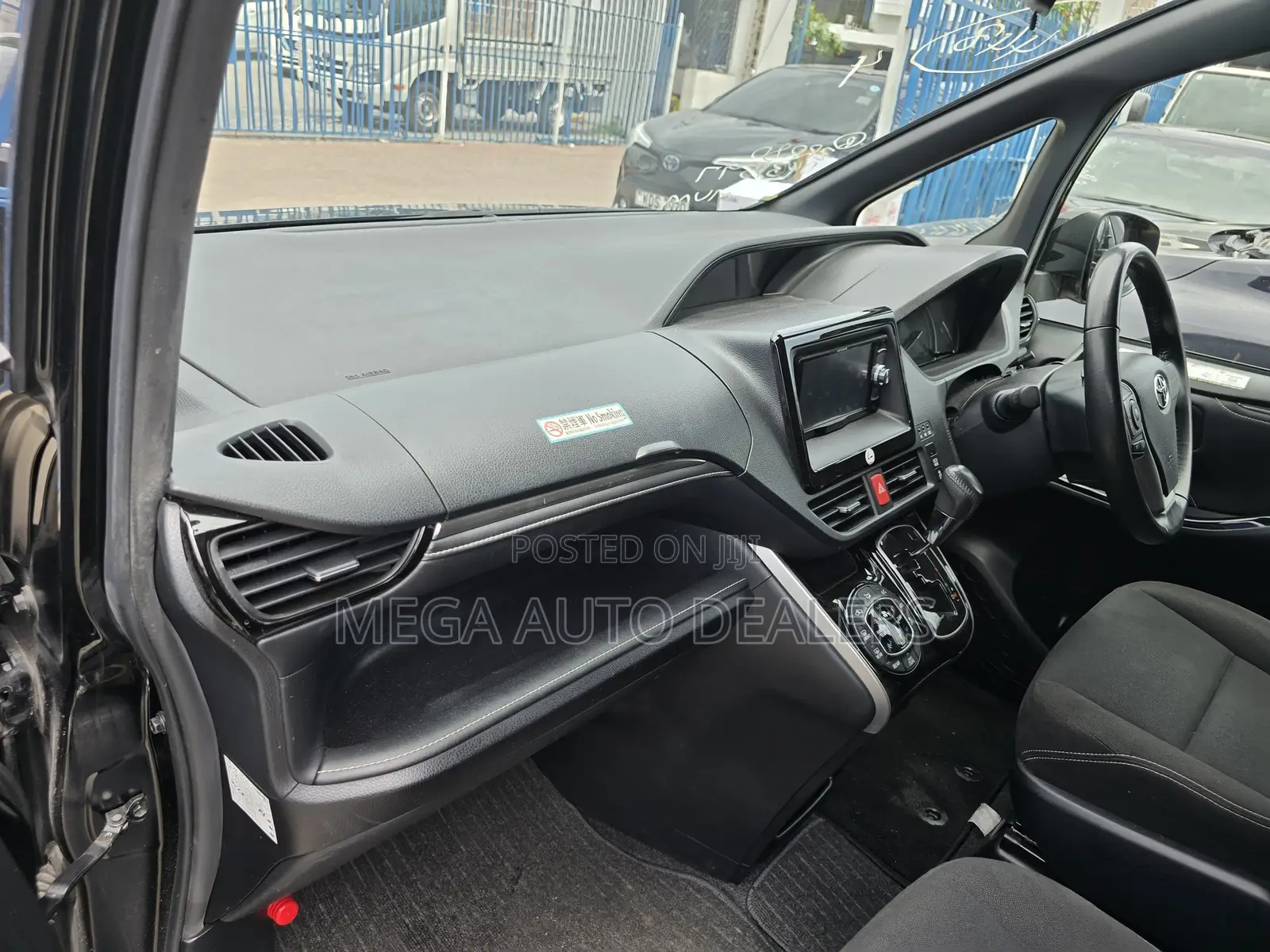 Toyota Esquire 2018 Black