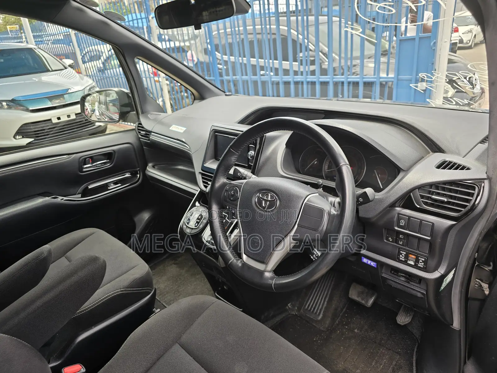 Toyota Esquire 2018 Black
