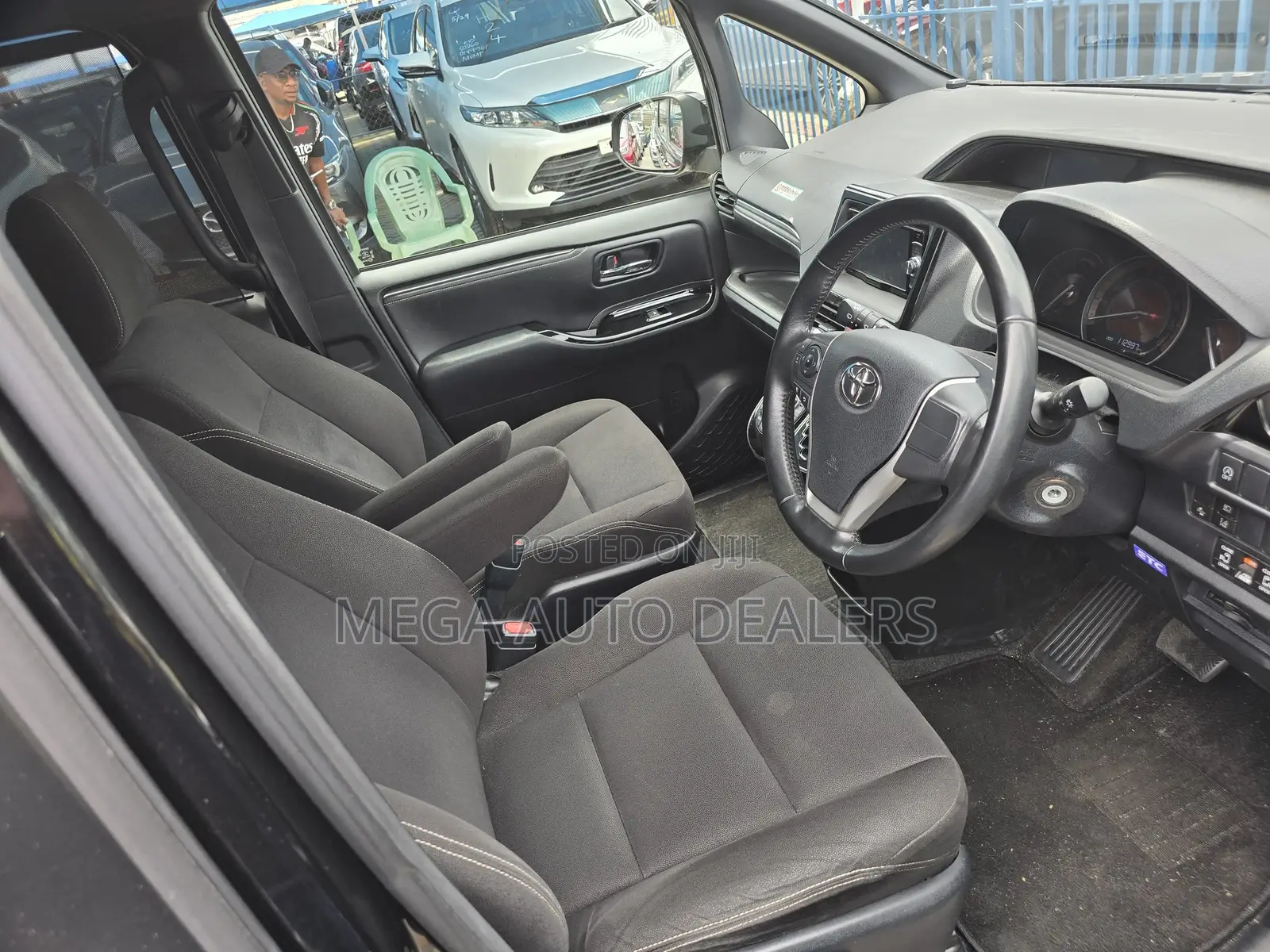 Toyota Esquire 2018 Black