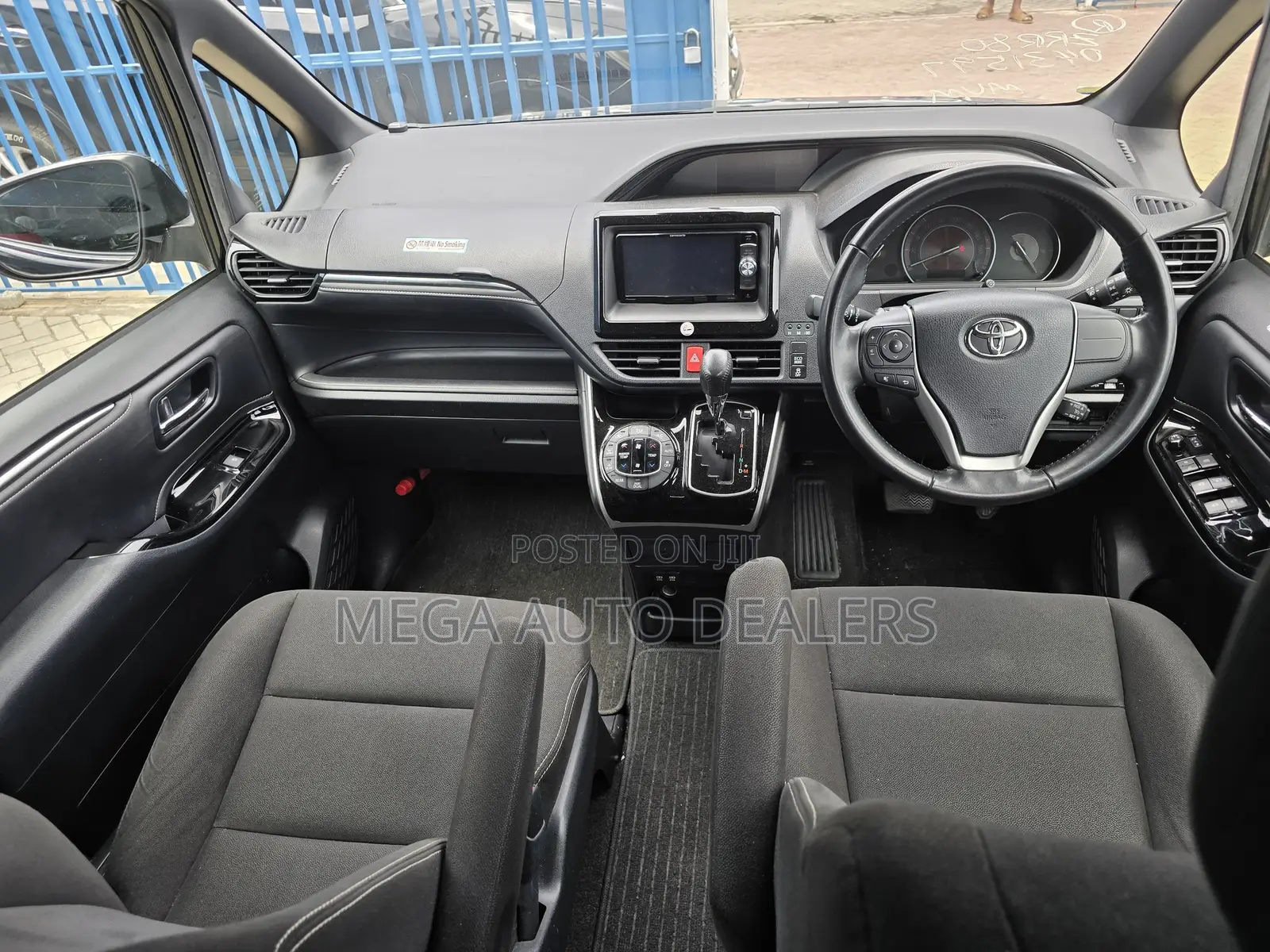 Toyota Esquire 2018 Black