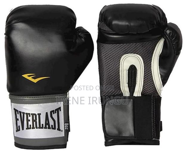 16oz Boxing  Gloves - main view