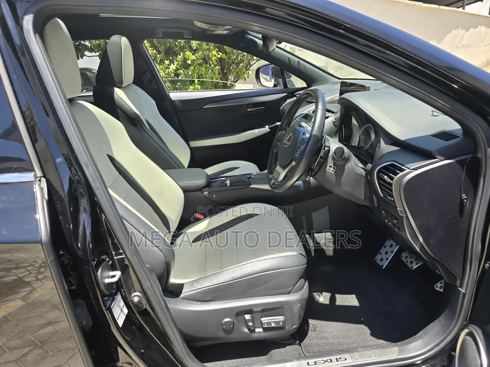 Lexus NX 300 FWD 2018 Black