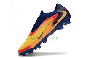 The Nike Phantom Elite 6 Football Soccer Boots