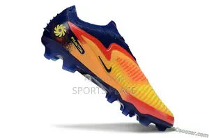 The Nike Phantom Elite 6 Football Soccer Boots