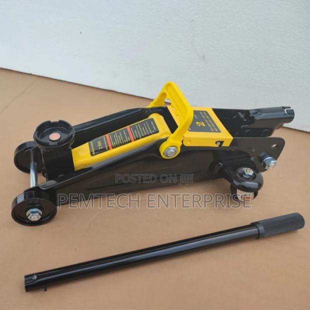 2-Ton Hydraulic Floor Jack, - thumbnail 2
