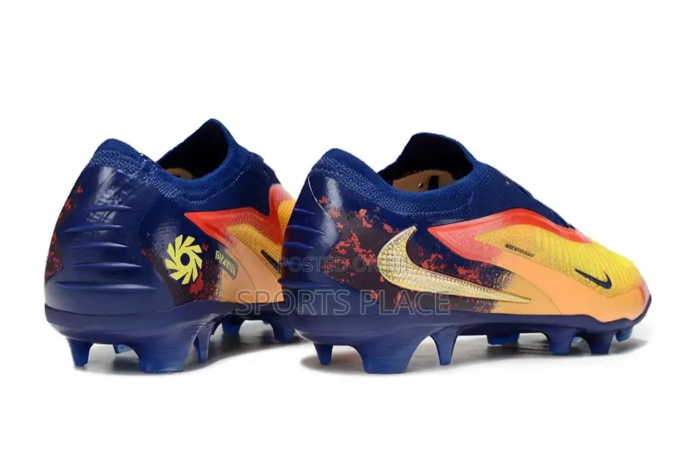 The Nike Phantom Elite 6 Football Soccer Boots