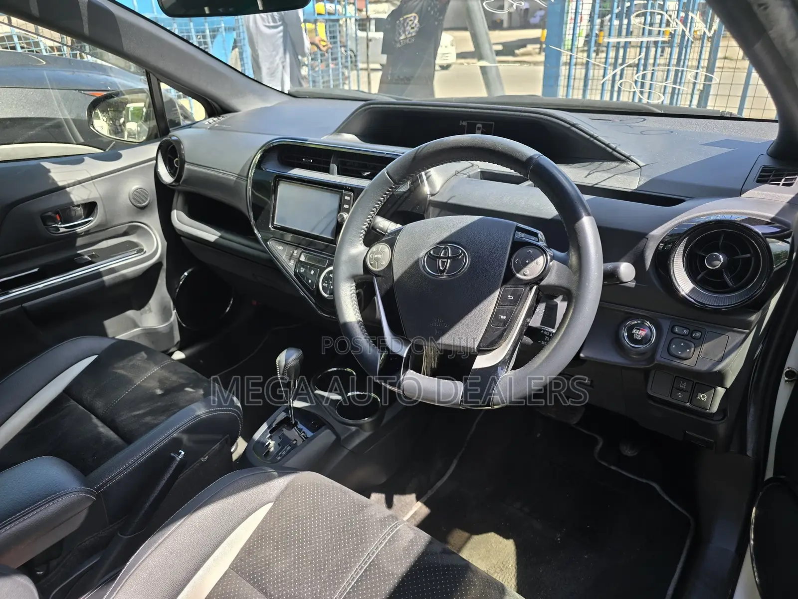 Toyota Aqua 2018 White