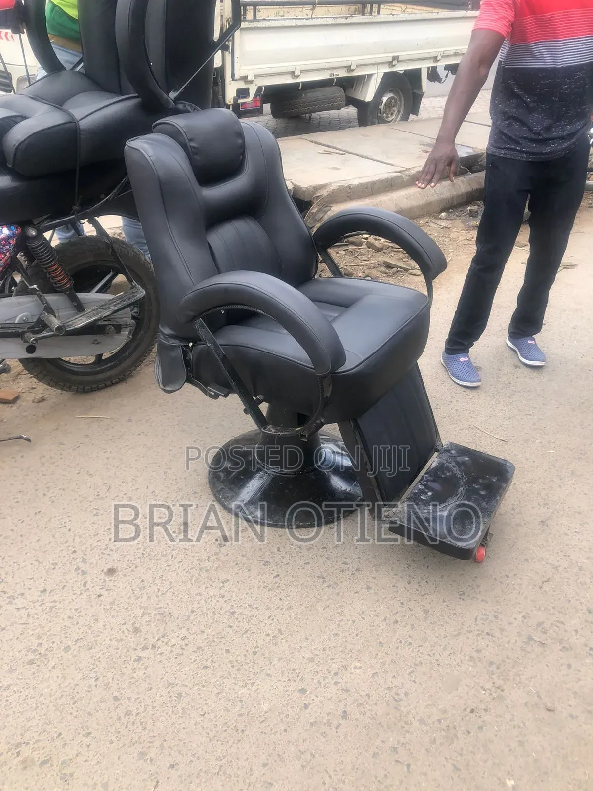 Open D Barber Chairs