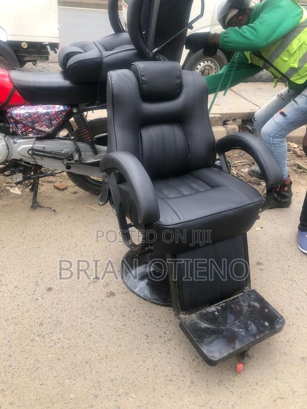 Lining/Black Barber Chairs With Affordable Prices - main view