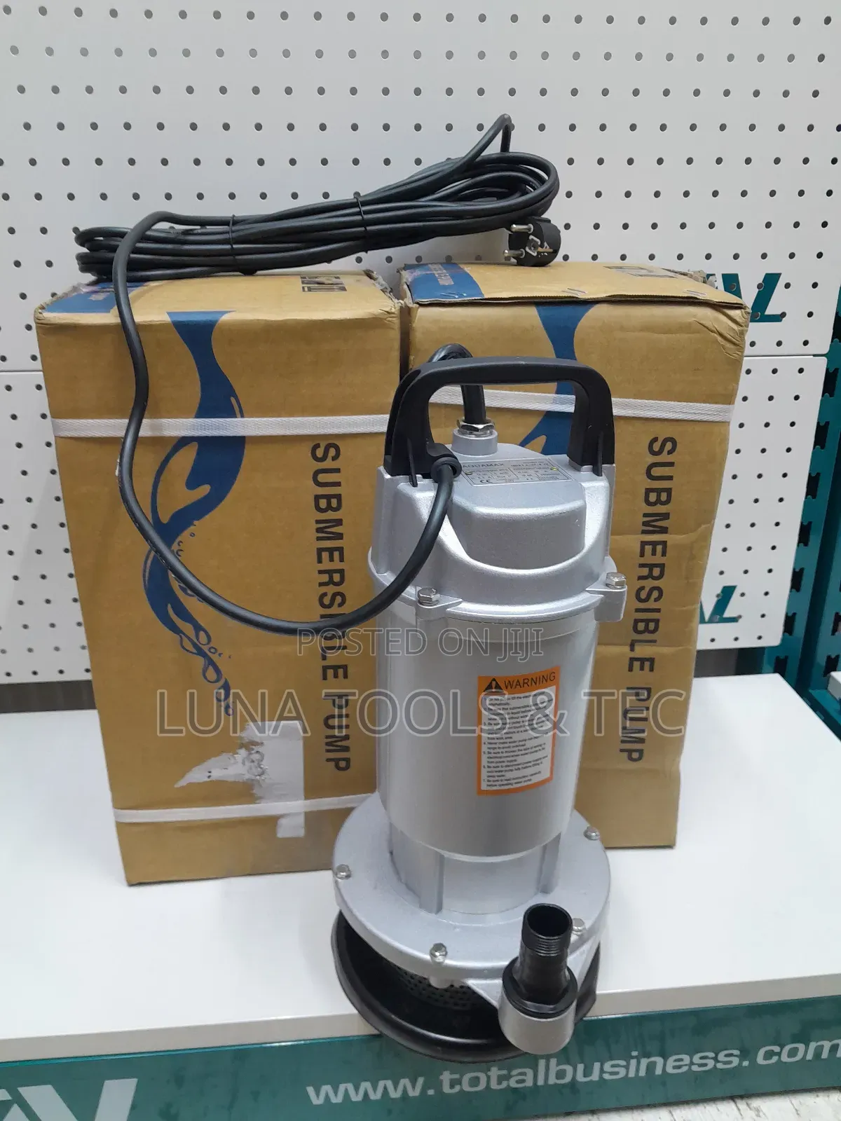 New Aquamax 1hp 32m Submersible Water Pump