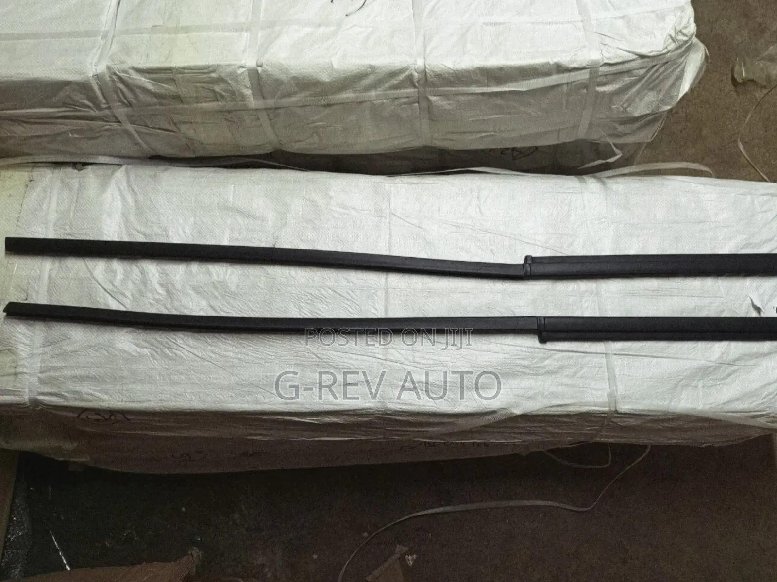 Prado J120 Windscreen Mouldings.