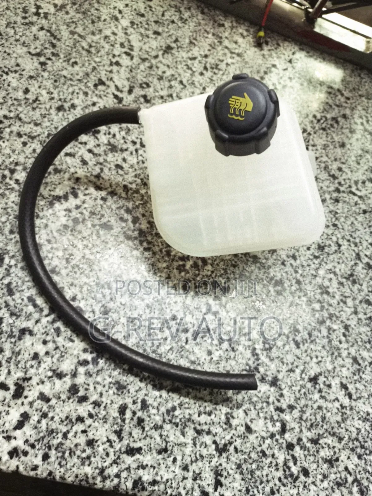 Nissan Dualis Coolant Bottle