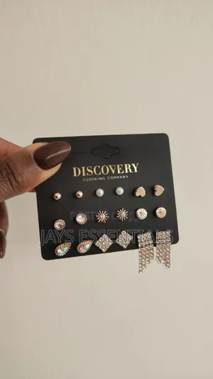 Bold and Minimalist Sets of Earrings