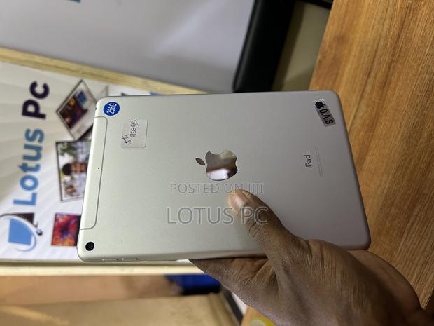Apple iPad mini 5 256 GB Silver - main view