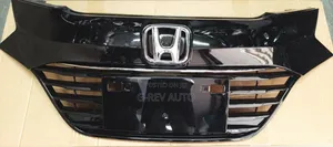 Honda Vezel Front Grill.