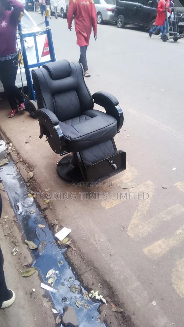 Kinyozi Seat - main view