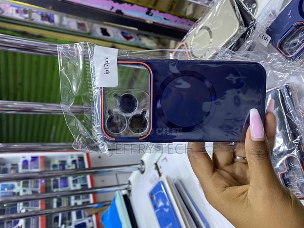 Torras iPhone 17 Pro Magsafe Case With Lense Protector and Stand - thumbnail 2