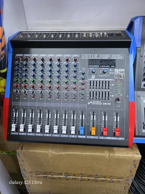 GBL Xm-8d Eight Channels Powered Mixer