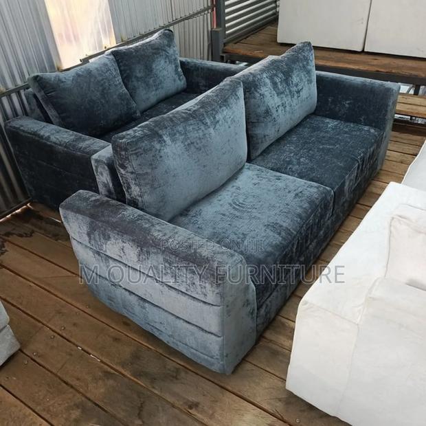 Black 5 Seater Indoor Seat