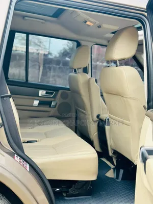 Land Rover Discovery 2015 Gold