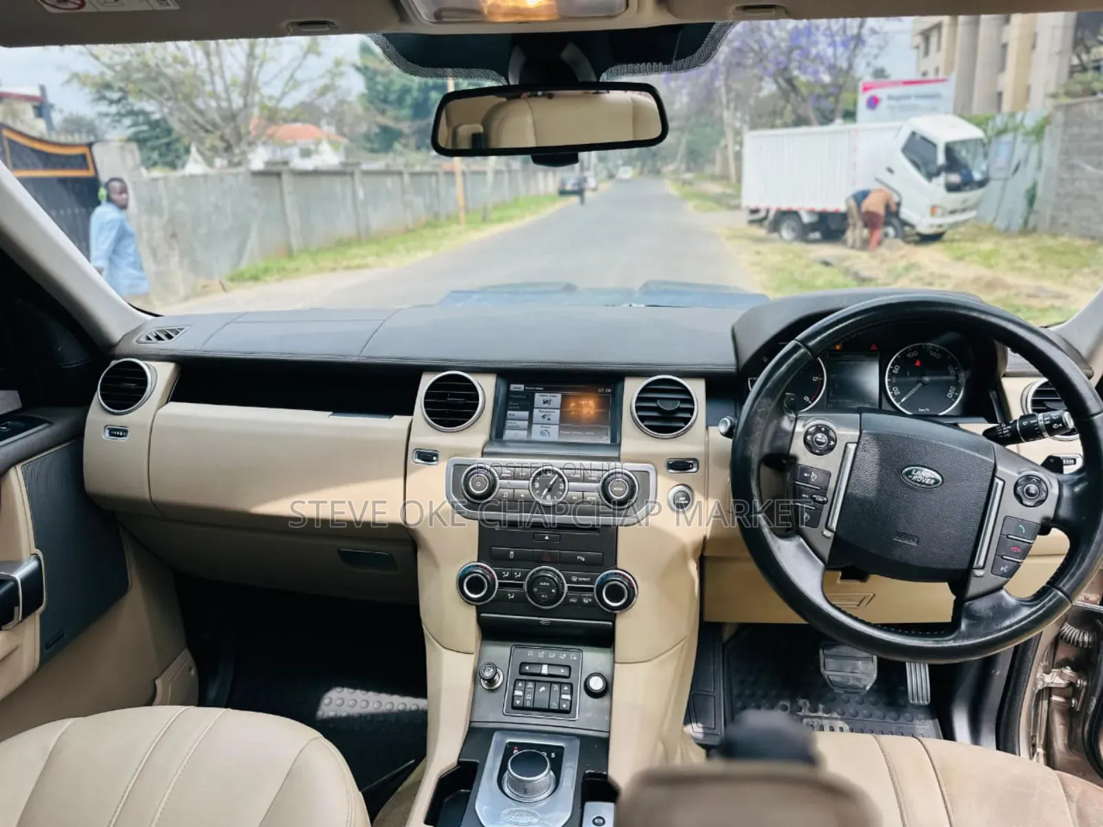 Land Rover Discovery 2015 Gold