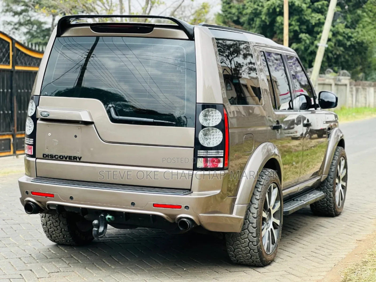 Land Rover Discovery 2015 Gold