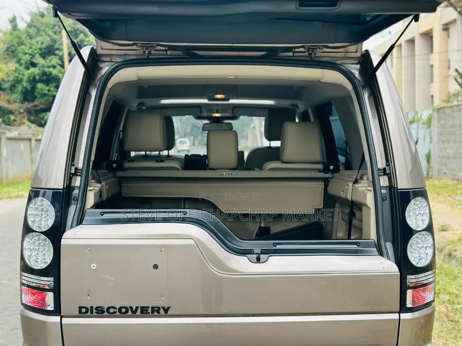 Land Rover Discovery 2015 Gold