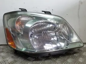 Noah 2005 Headlight Xenon