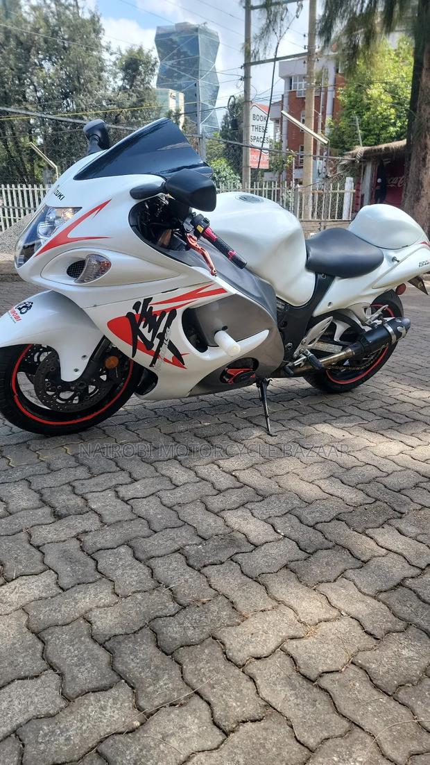 Suzuki Hayabusa 2011 White - thumbnail 5