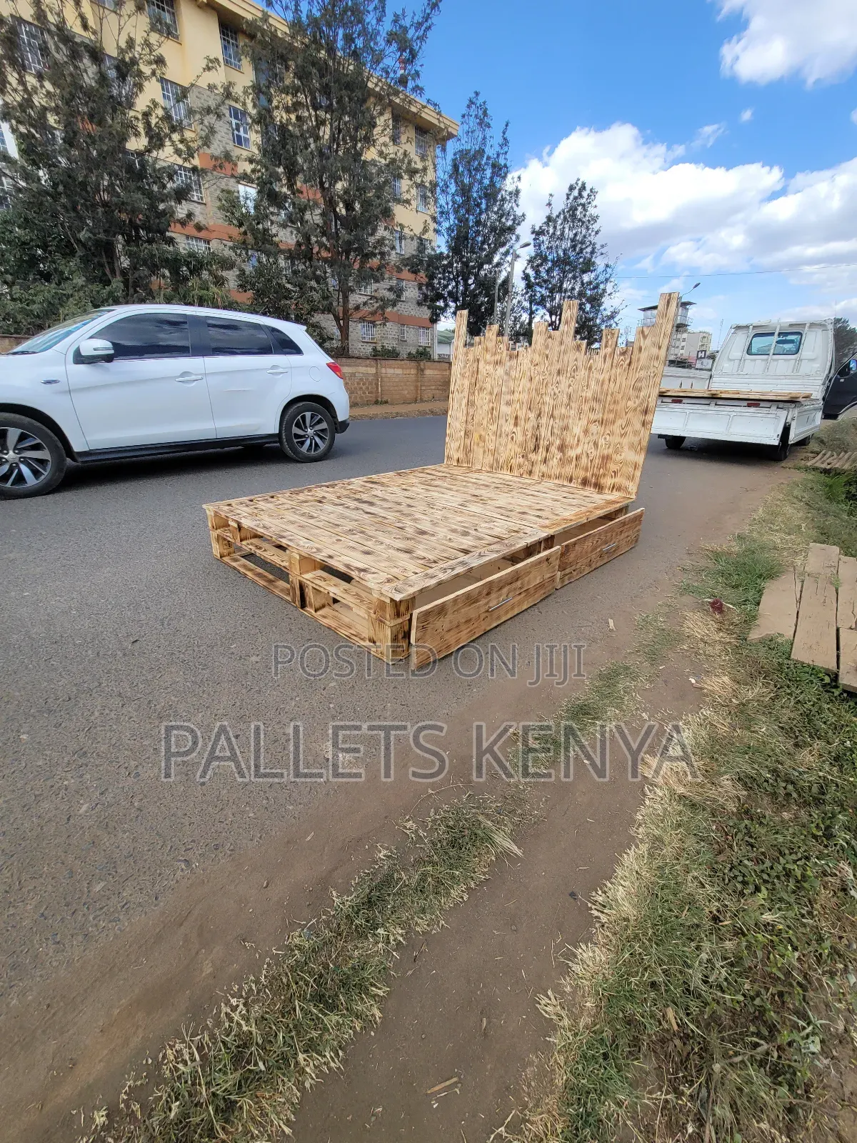 Wooden Pallets Bed - 5*6 Bed