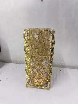 Polished Gold Glass Flower Vase With Timeless Elegance