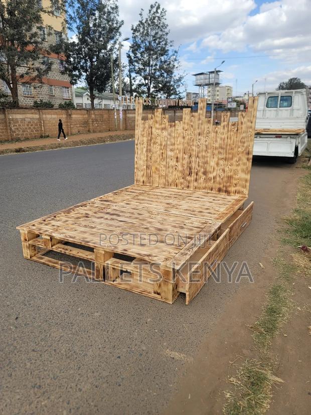 Pallet Bed - Wooden Pallets Bed