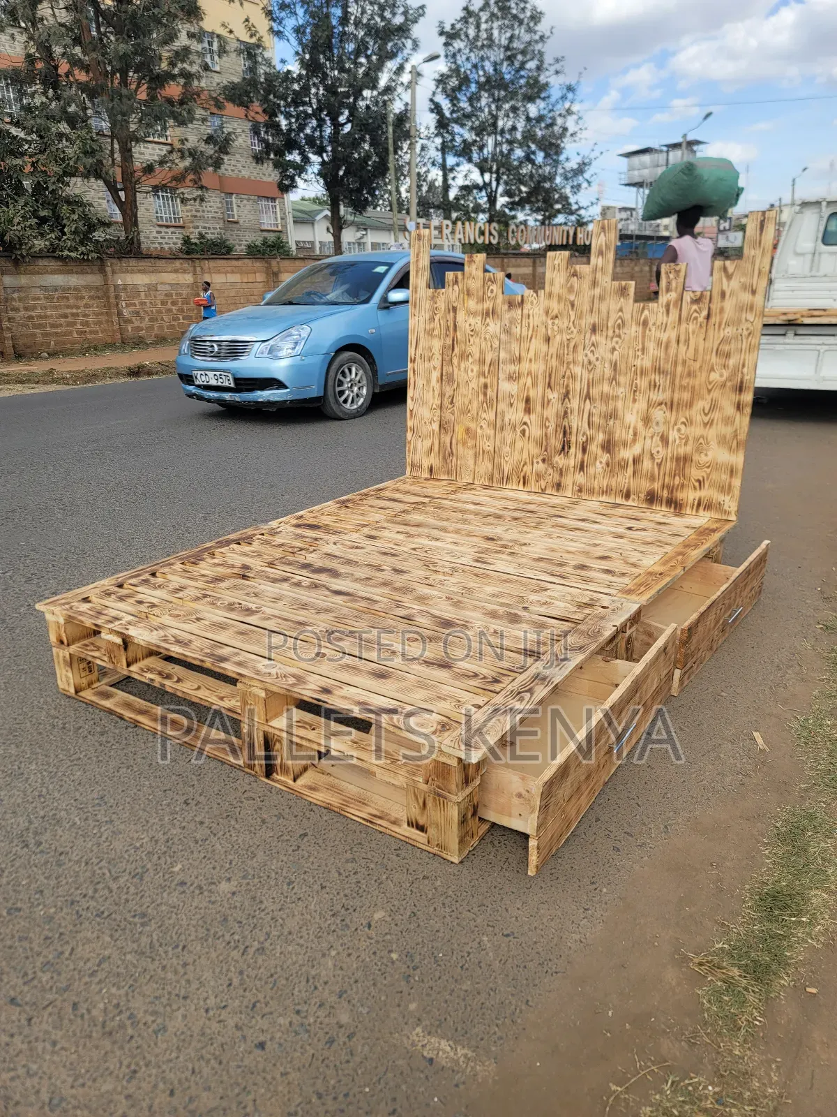 Rustic Pallets Bed