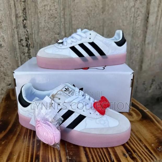 Adidas "Hello Kitty", Hello Kitty Sizes 36_40 - main view