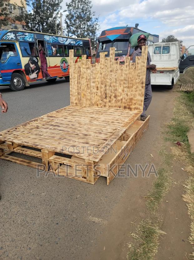 Heavy-duty Pallets Bed