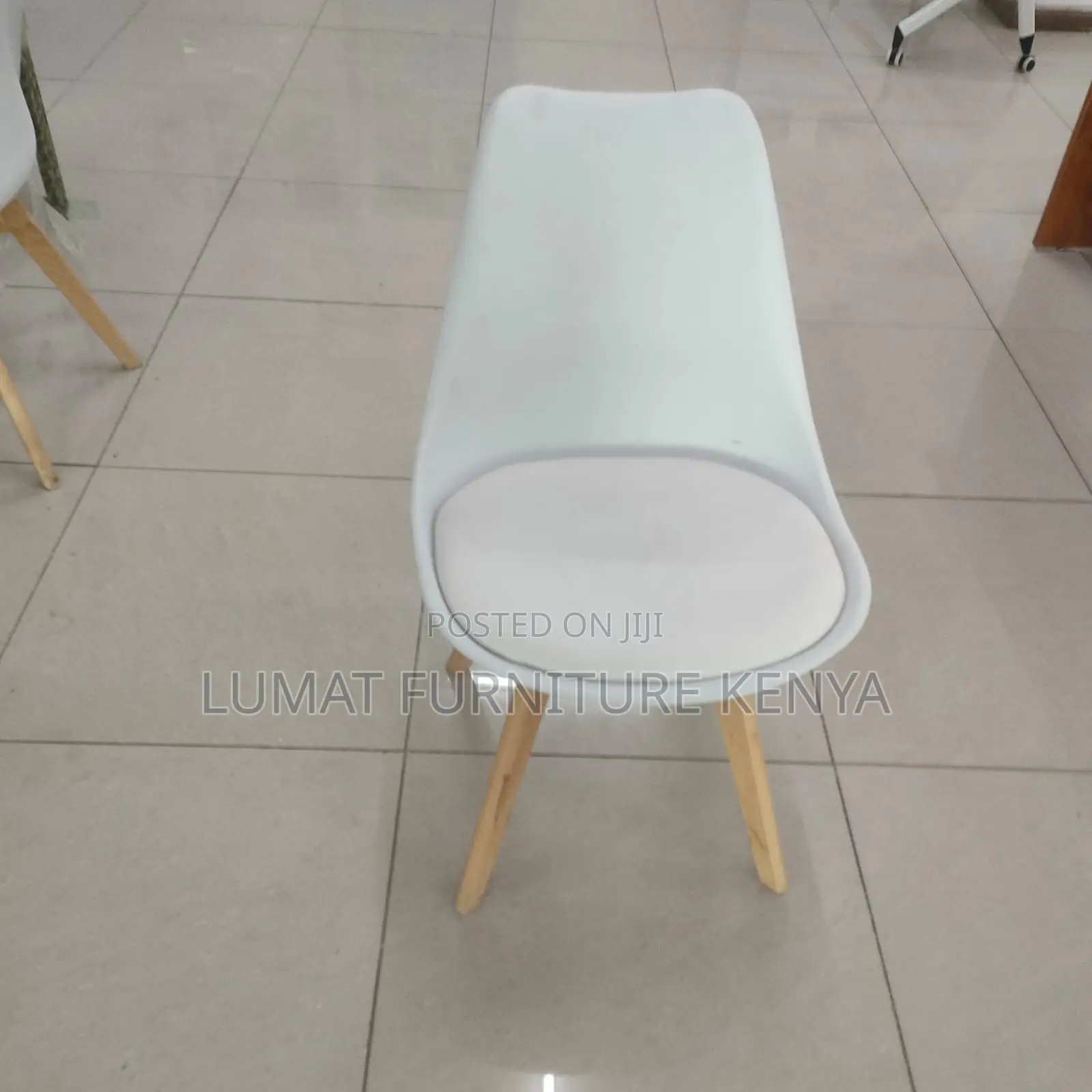Contemporary White Eames Chair – Office, Lounge Home