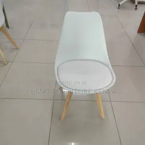 Contemporary White Eames Chair – Office, Lounge Home