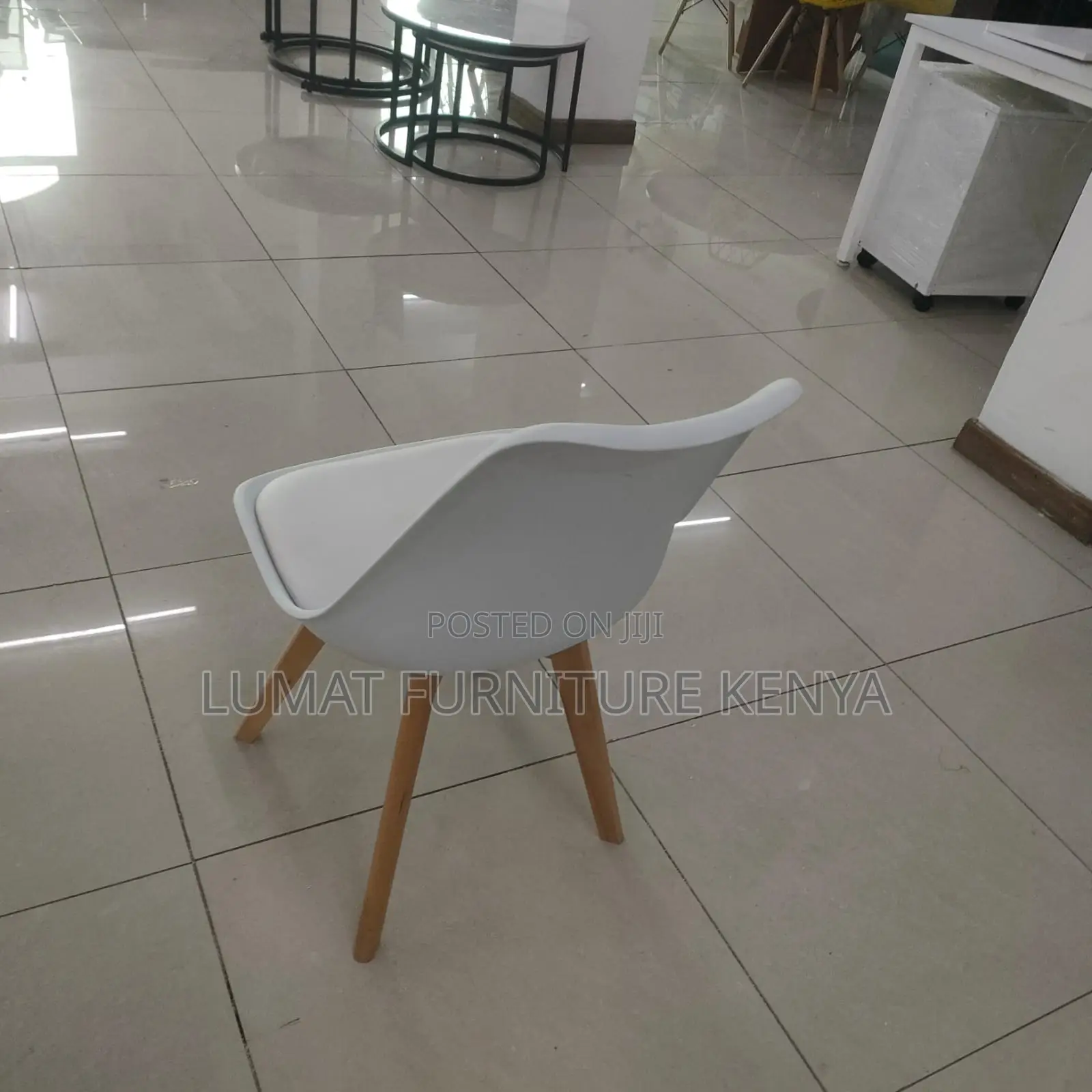 Contemporary White Eames Chair – Office, Lounge Home