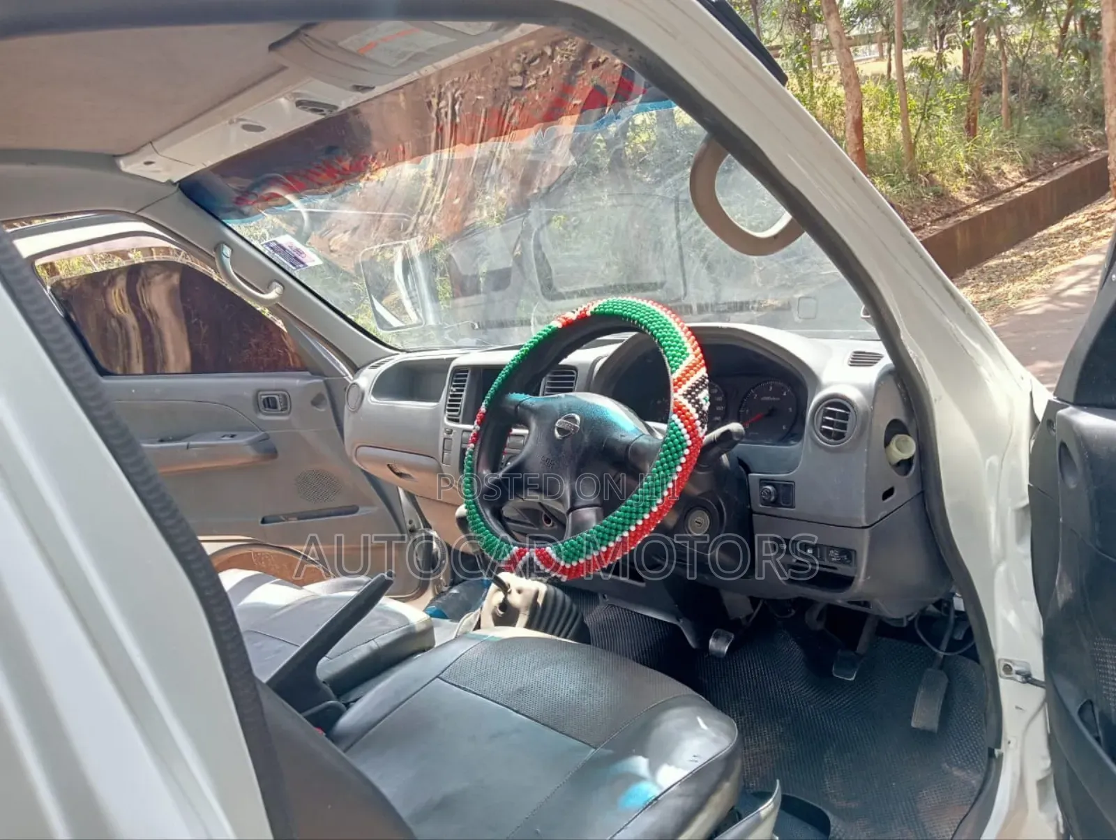 Nissan Caravan (Urvan) 2010 White