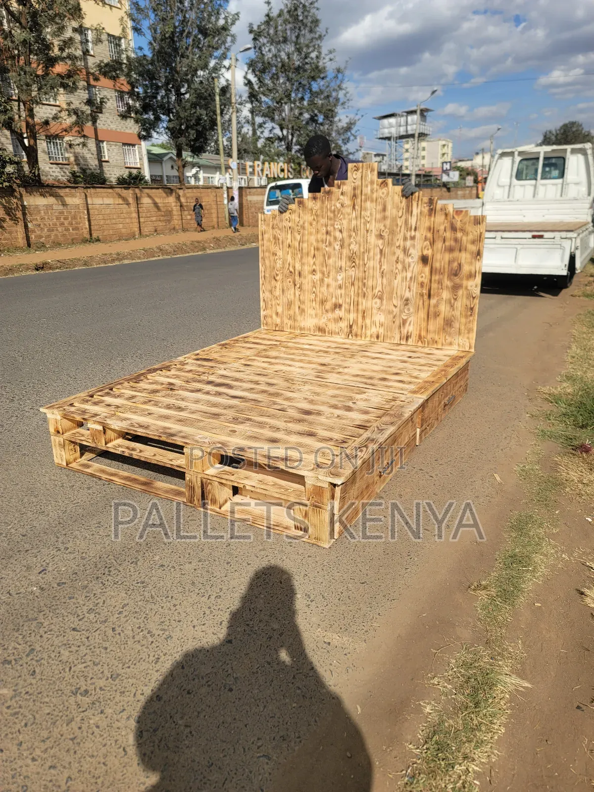 Modern 5×6 Pallet Bed With Storage Drawers – Strong Wooden Bed Frame