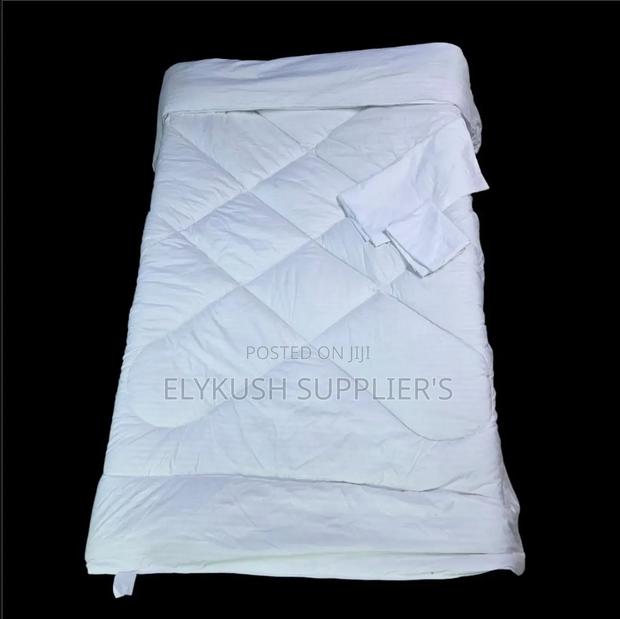 Luxurious Extra King Size Duvet - thumbnail 2