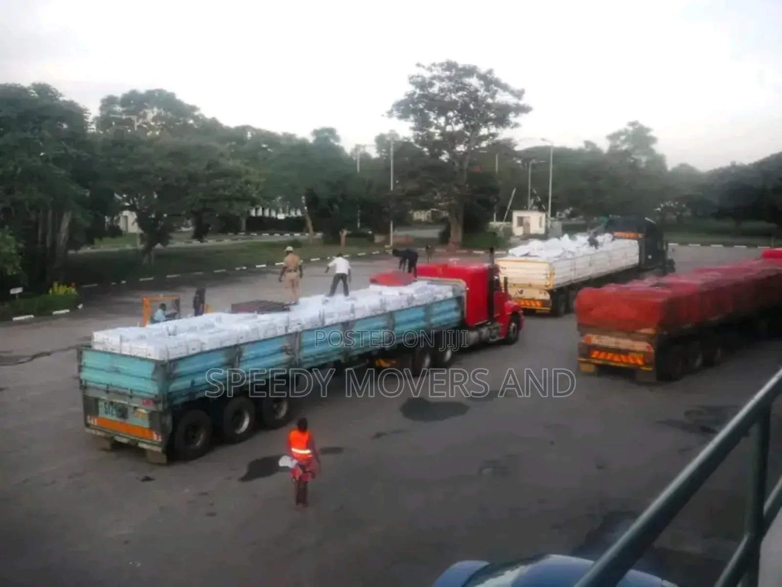 Flatbed/Skeleton/Containerised Trailers for Errands Are Available