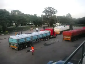 Flatbed/Skeleton/Containerised Trailers for Errands Are Available