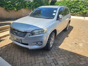 Toyota Vanguard 2012 Silver