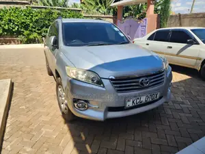 Toyota Vanguard 2012 Silver