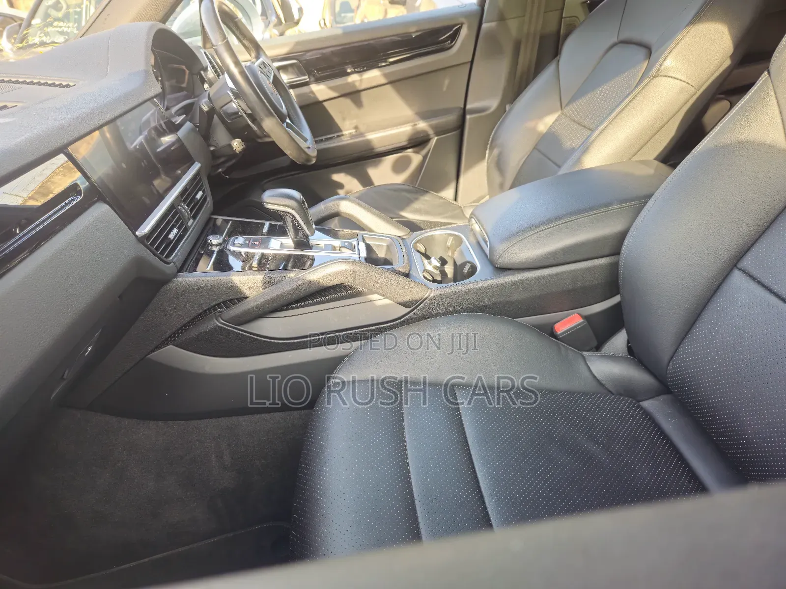 Porsche Cayenne 2019 White